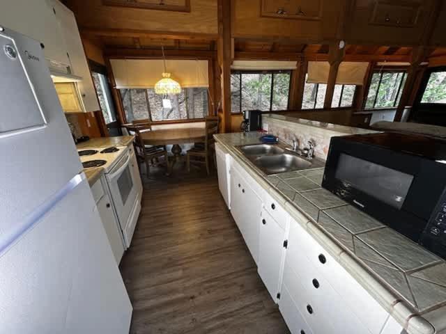 Views Inside Yosemite-Timber Lodge-Sleeps 6 Йосемити-Уэст Экстерьер фото